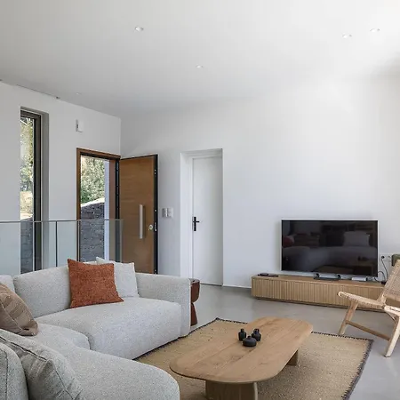 Avgi With Private Pool And Sea View